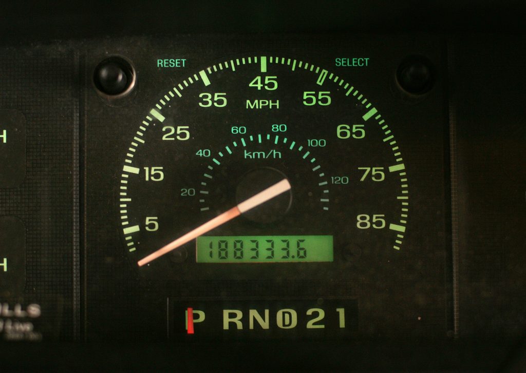 What Does High or Low Mileage Really Mean for Your Car? USAMotorJobs