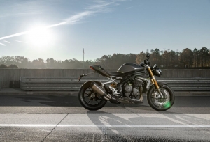 The 2021 Speed Triple RS Is the Most Powerful Triumph Triple Yet