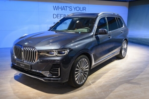 The Best Luxury SUVs for Tall Drivers According to U.S. News