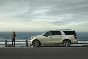 Consumer Reports Road Test Showdown: 2021 Nissan Armada vs 2021 Ford Expedition