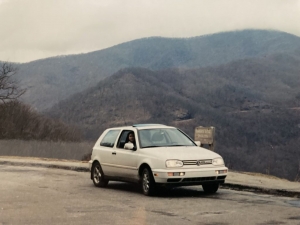 1995-Volkswagen-Golf-GTI-1024×768.jpg