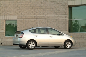 2004-Toyota-Prius-1024×686.jpg