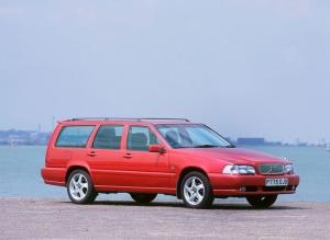 A-red-Volvo-station-wagon-1024×748.jpg