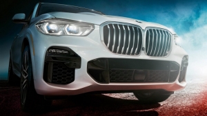 This Newcomer to the Midsize Luxury SUV Class Can’t Compete Against the 2021 BMW X5