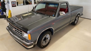 1988-Chevrolet-S-10-Tahoe-exterior-003-Cruisin-Classics-gray-front-driver-three-quarter-high-1024×576-1-1024×576.jpeg