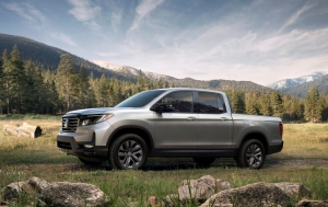 Silver-2021-Honda-Ridgeline-with-mountains-in-the-background-1024×644.jpg