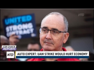 UAW STRIKE Would Hurt The Economy - Auto Expert Explains