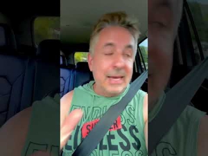 Pájaros se posan en tu auto, lo rayan y están protegidos. Me los como con papas y cebolla, #pavoreal hqdefault.jpg