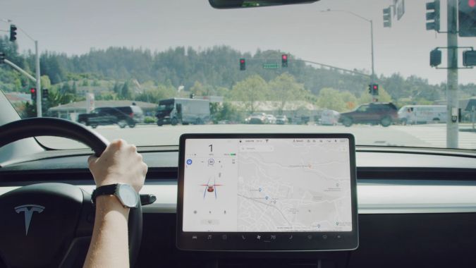 Tesla Auto Pilot_02
